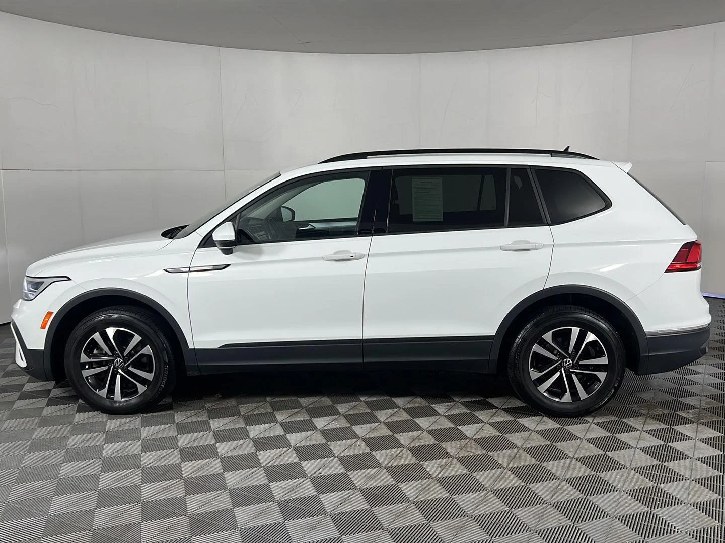 Used 2024 Pure White Volkswagen S image 4