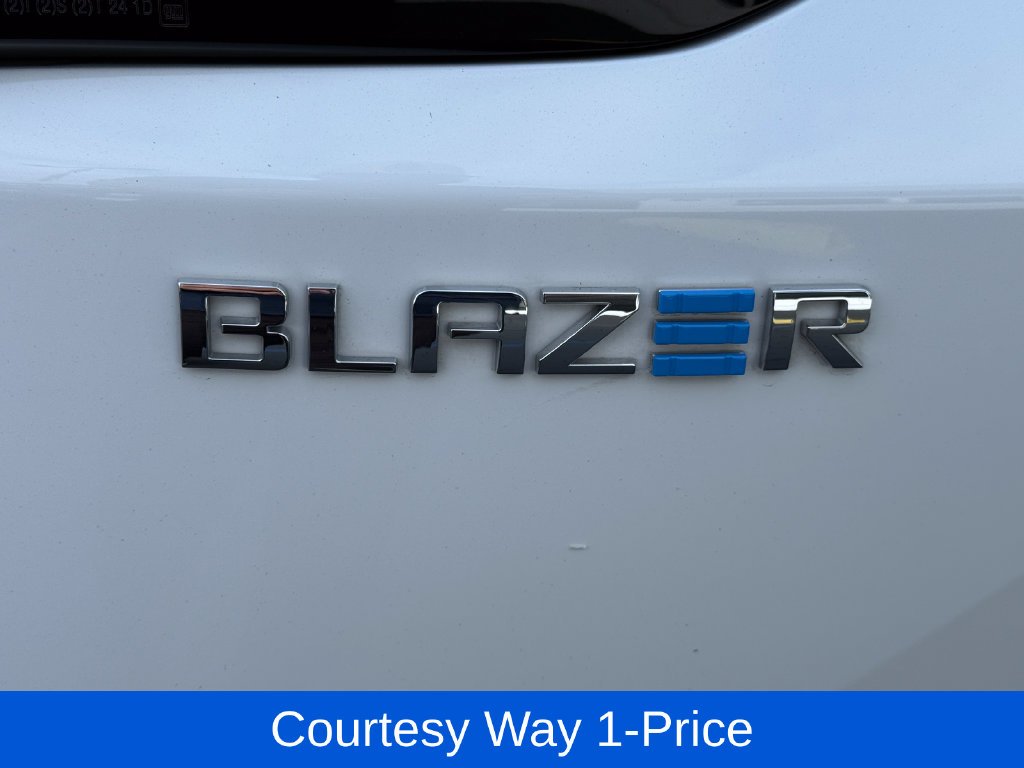 Used 2024 White Chevrolet LT image 13