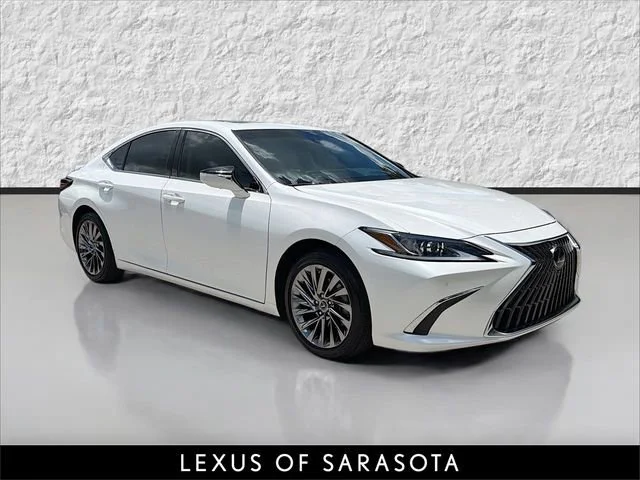 2024 Lexus ES 300h 300h Luxury's photo