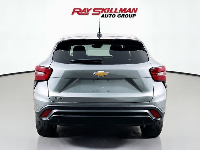 2025 Chevrolet Trax LS - Photo 6