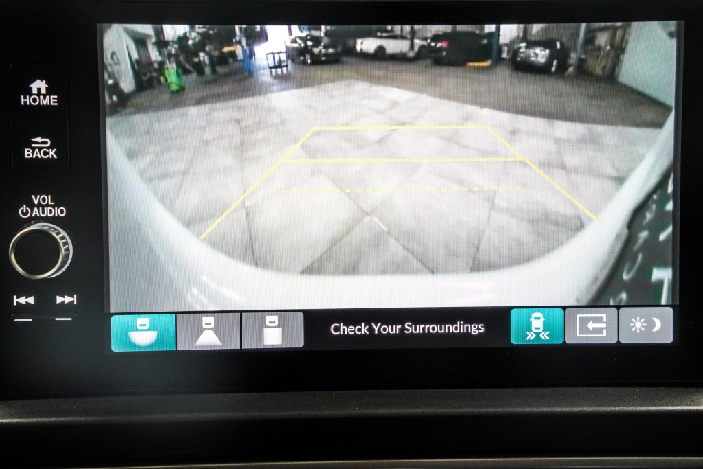 Used 2025 White Honda Touring image 36