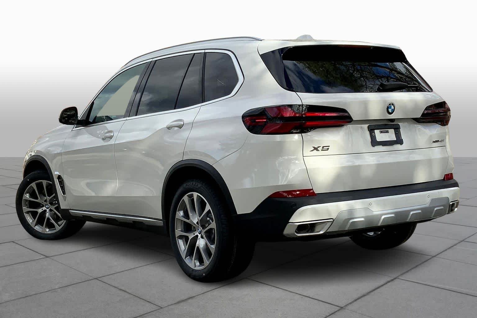 Used 2026 Alpine White BMW xDrive40i image 12