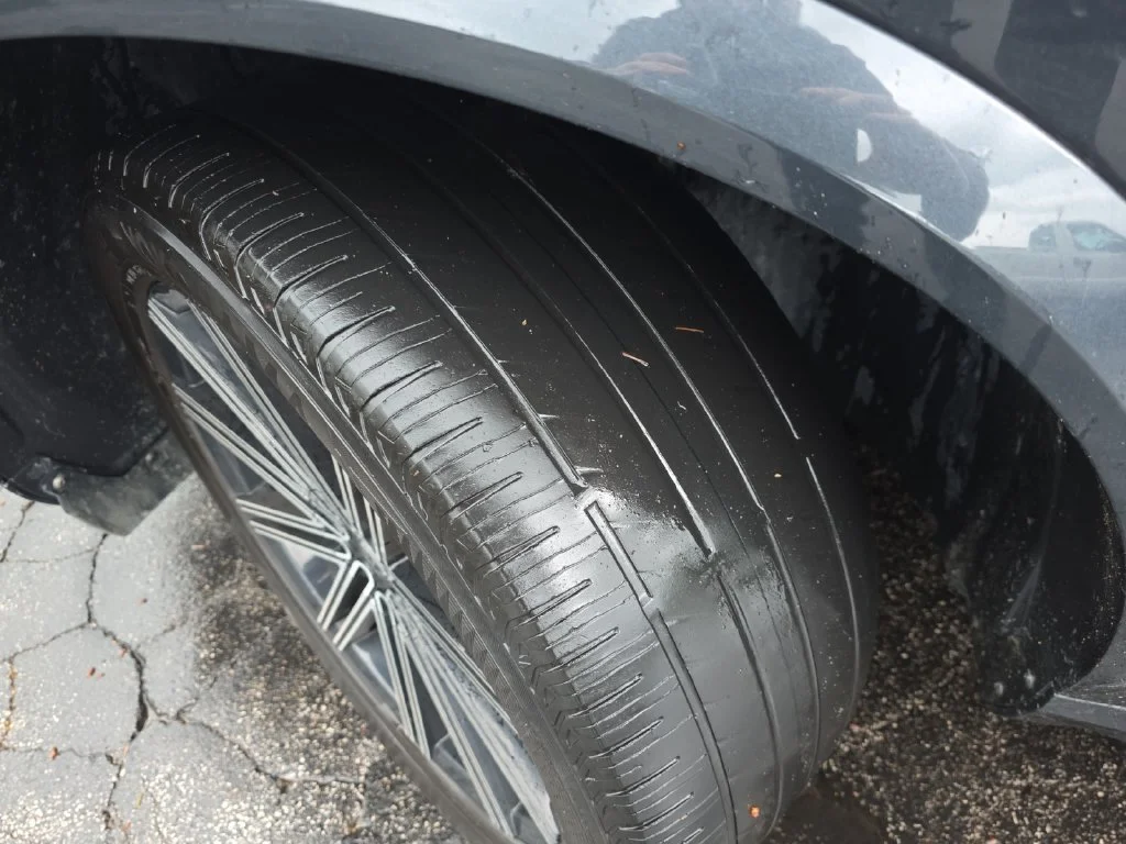 Used 2022 Gray Metallic Volvo T6 Inscription image 25