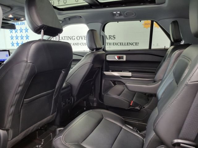Used 2022 Red Ford Limited image 22