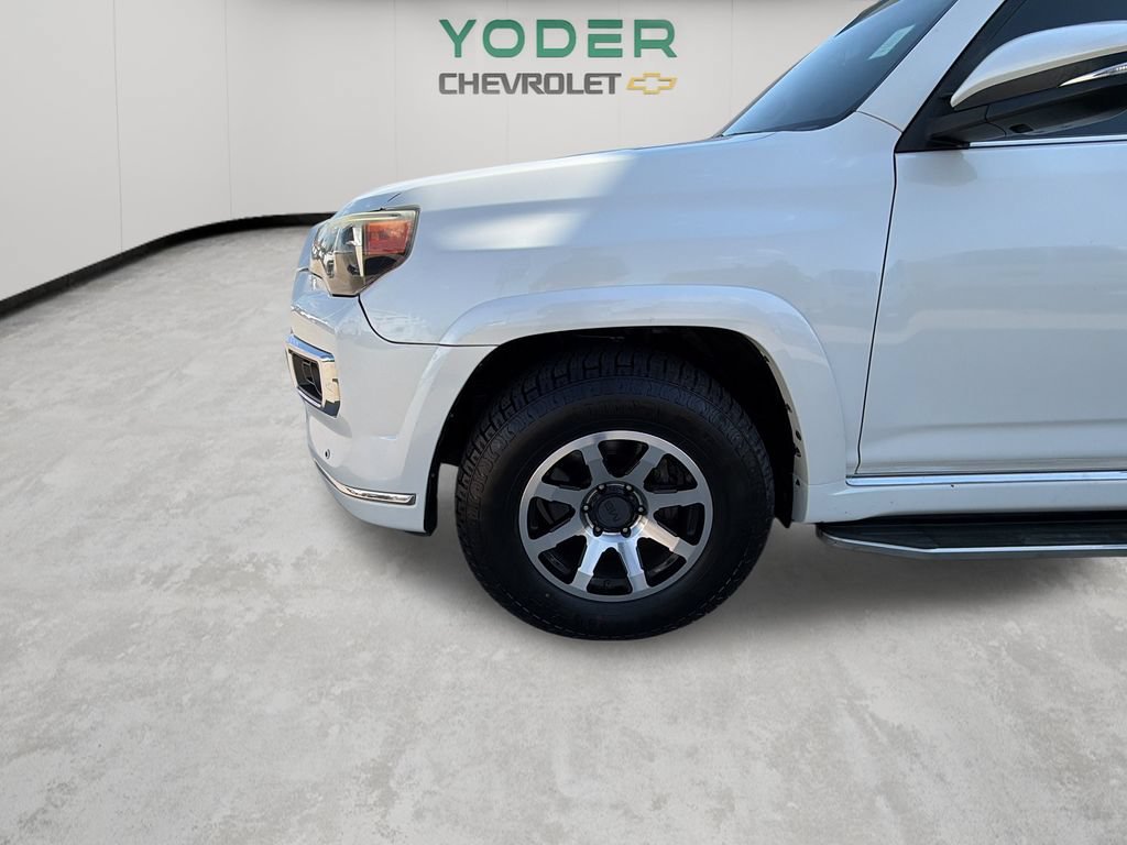 Used 2014  Toyota Limited image 50