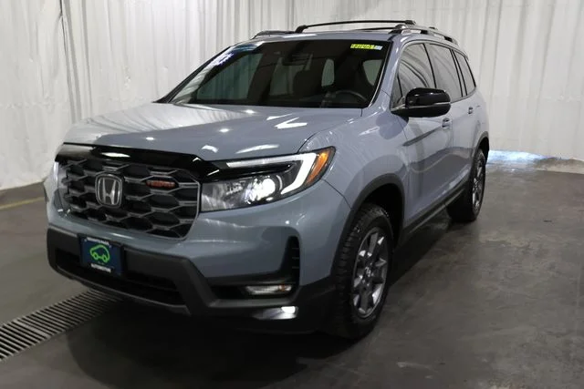 Certified Used 2024 Sonic Gray Pearl Honda TrailSport image 6