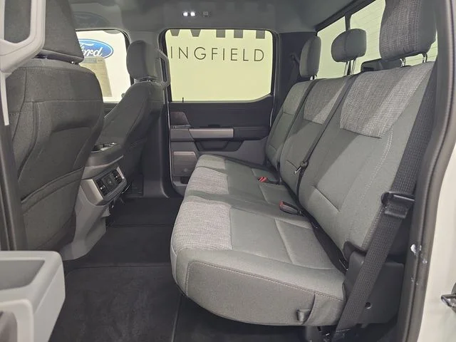 New 2026 Oxford White Ford F-250® XLT image 21