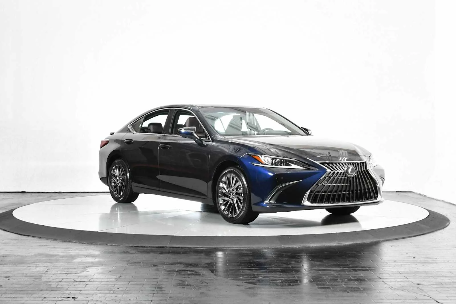 Used 2025 Nightfall Mica Lexus Luxury image 11
