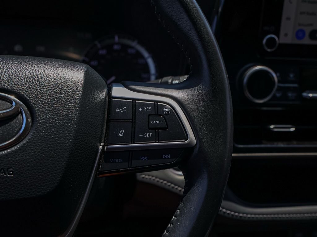2024 Toyota Highlander LE - Photo 25