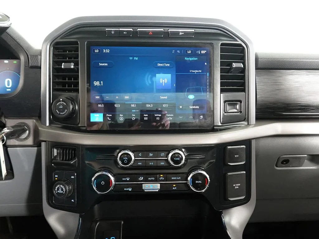 Used 2024 Gray Metallic Ford XLT image 21