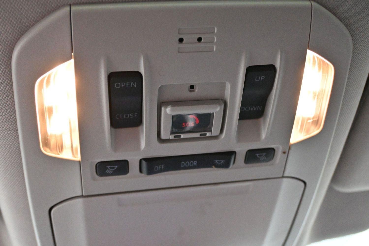 Used 2022 Wind Chill Pearl Toyota XLE image 29