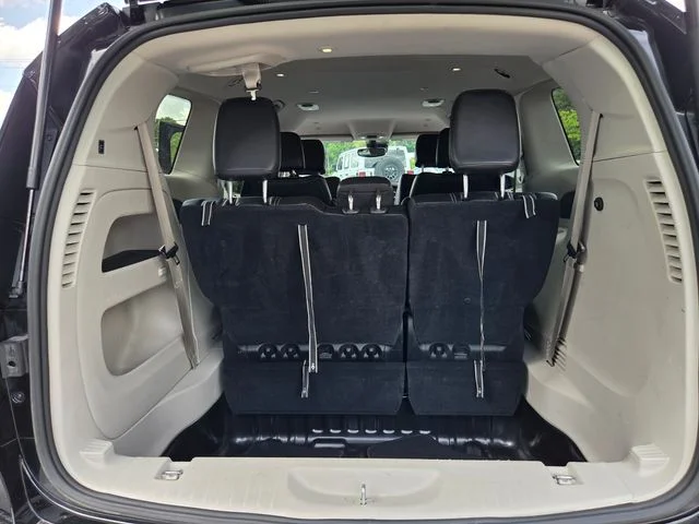 Used 2023 Black Chrysler Touring L image 33