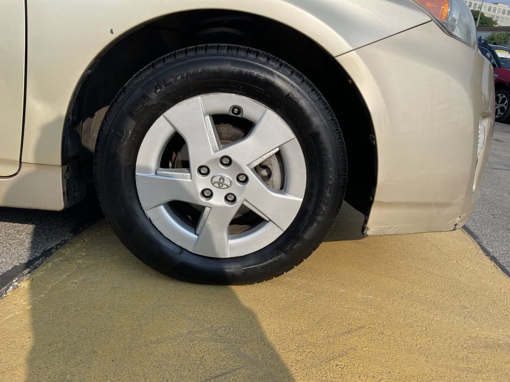 Used 2010 Gold Toyota II image 11