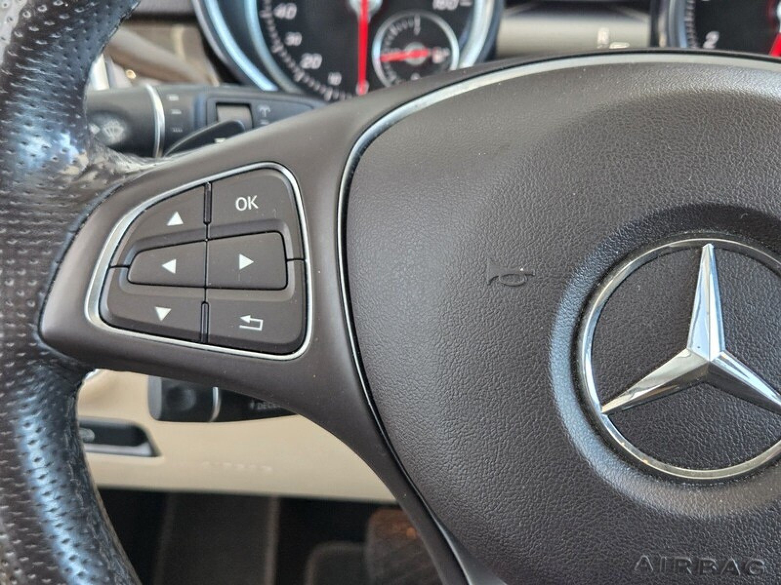 Used 2016 Polar White Mercedes-Benz GLE 350 image 25
