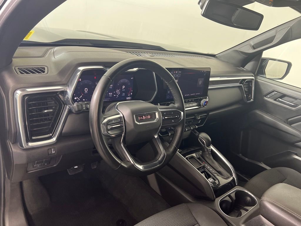 Used 2024 Onyx Black GMC Elevation image 3