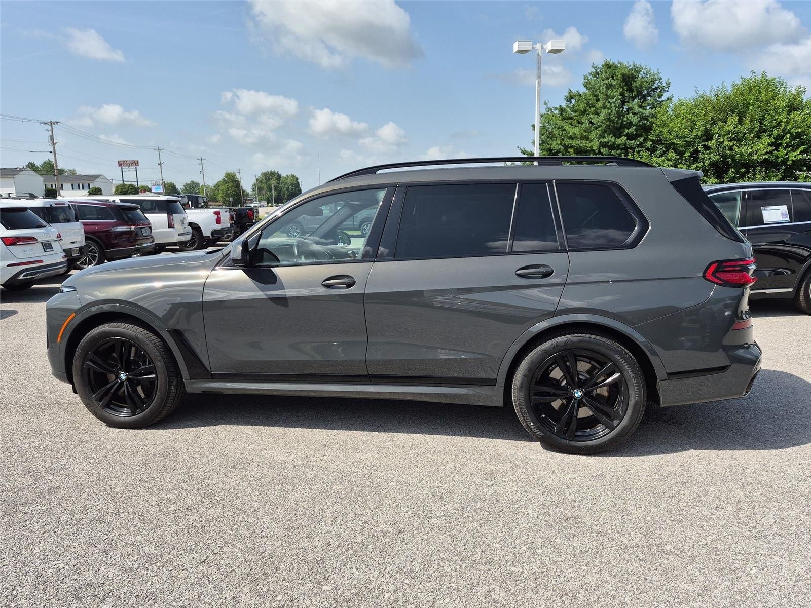 Used 2023 Dravit Grey Metallic BMW xDrive40i image 2