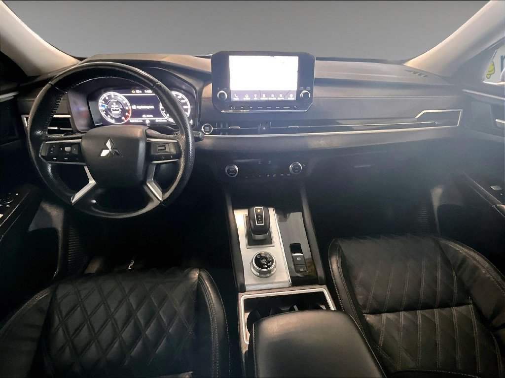 Used 2022 Black Mitsubishi SEL image 22