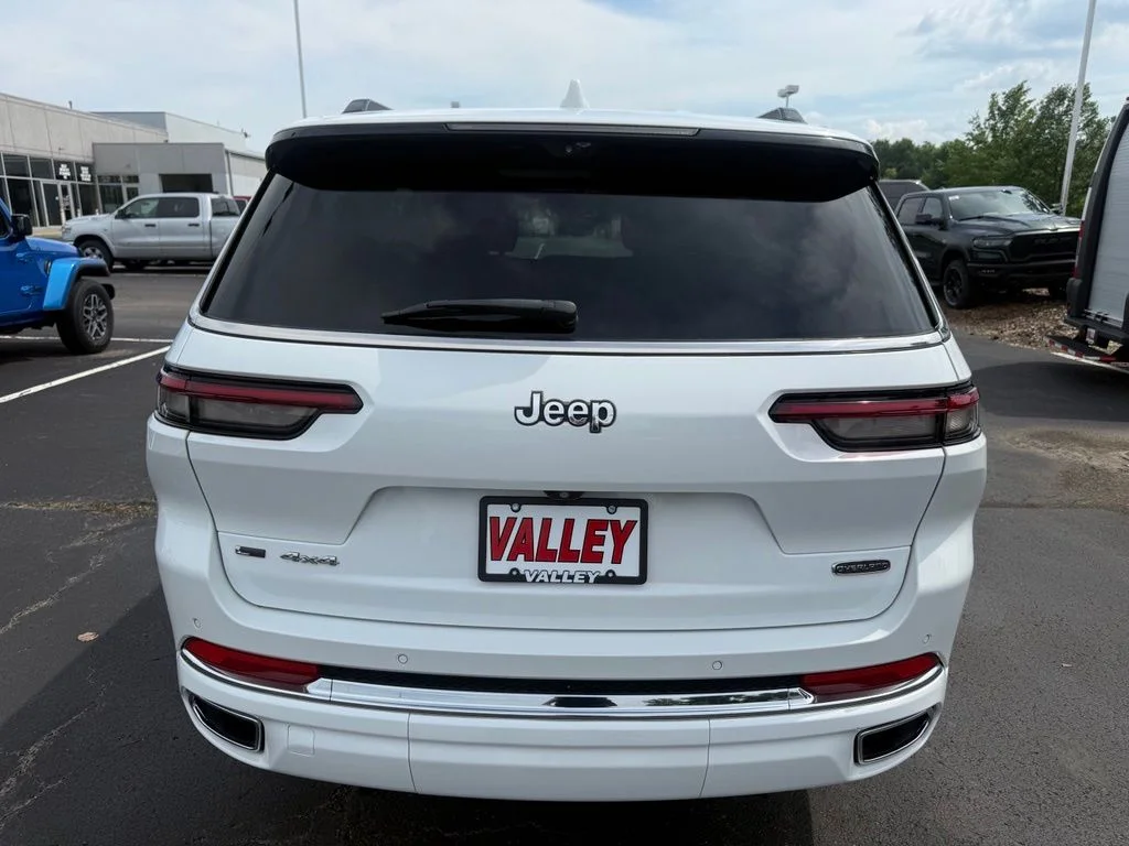 Used 2021 White/off-white Jeep Overland image 6