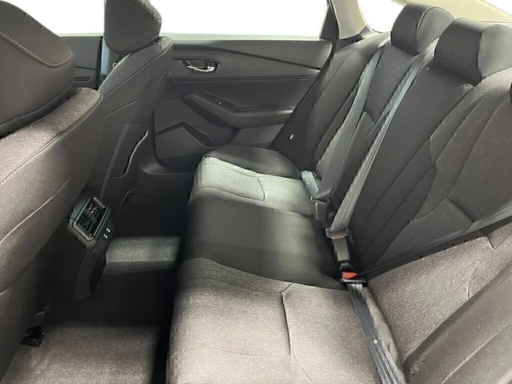 New 2026 Solar Silver Metallic Honda SE image 24