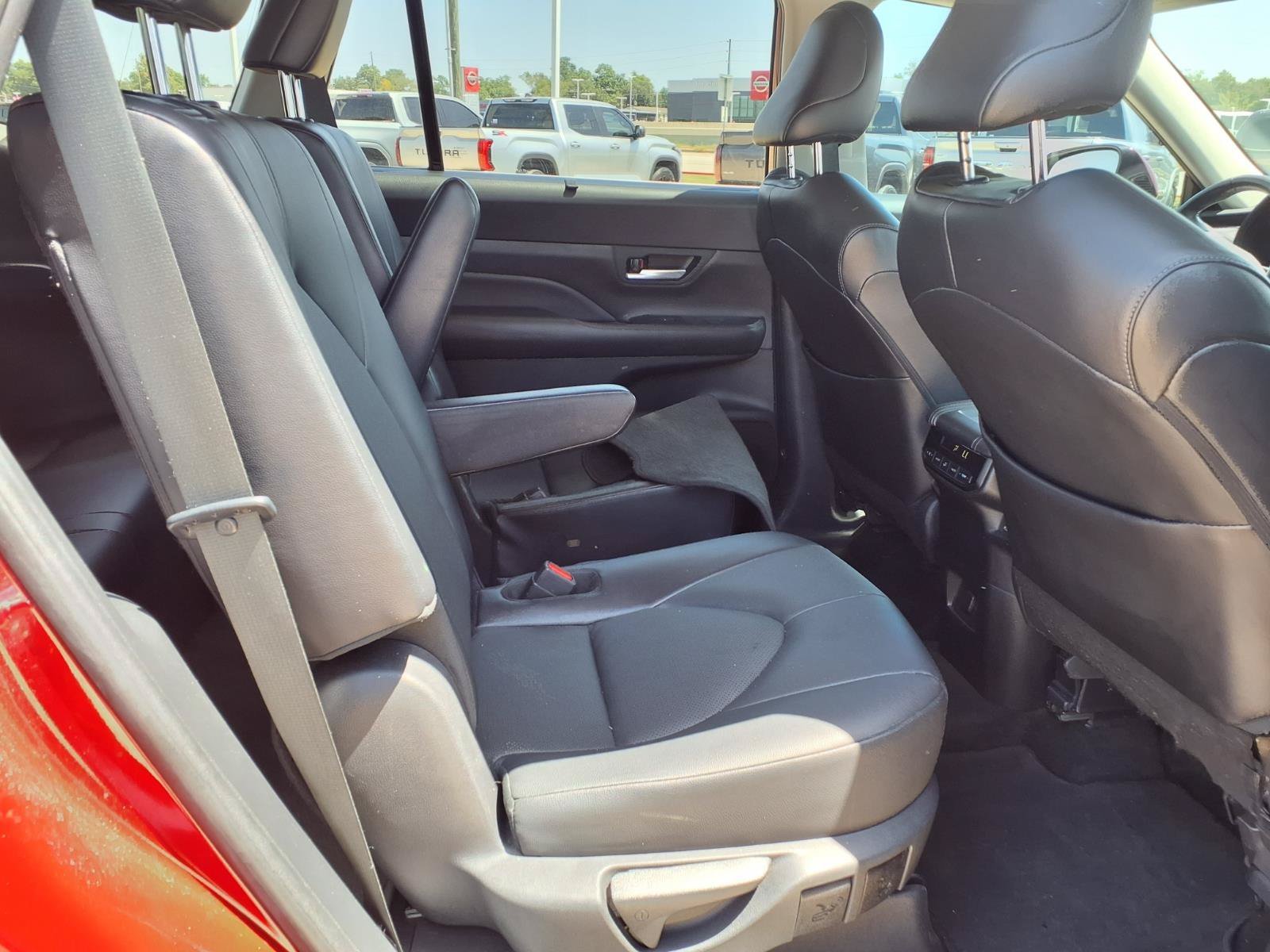 Certified Used 2024 Pearl Toyota XLE image 20