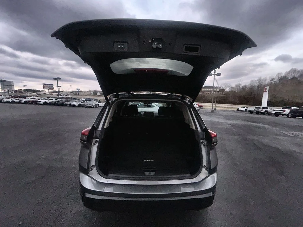 Used 2024 Gray Nissan SV image 28