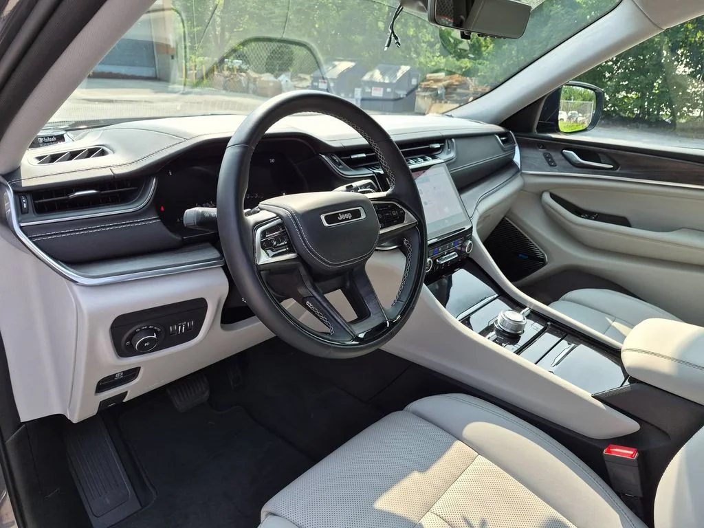 Used 2022 Gray Jeep Overland image 15
