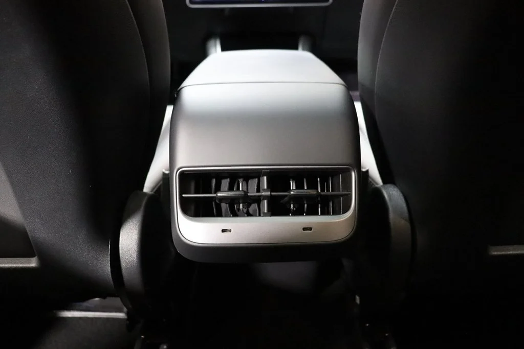 Used 2020 Solid Black Tesla Long Range image 42
