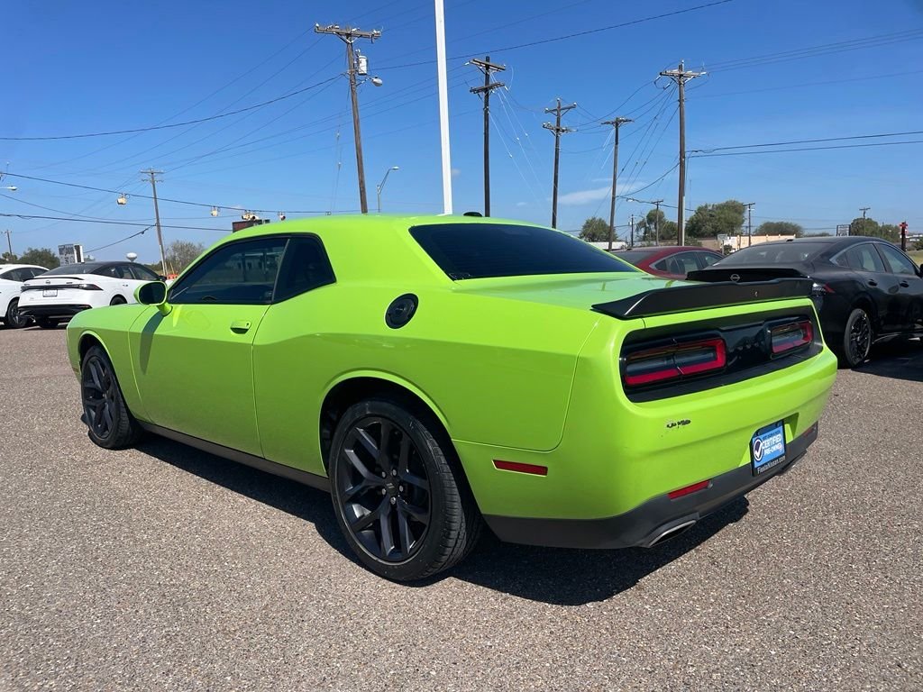 Used 2023 Green Dodge SXT image 5