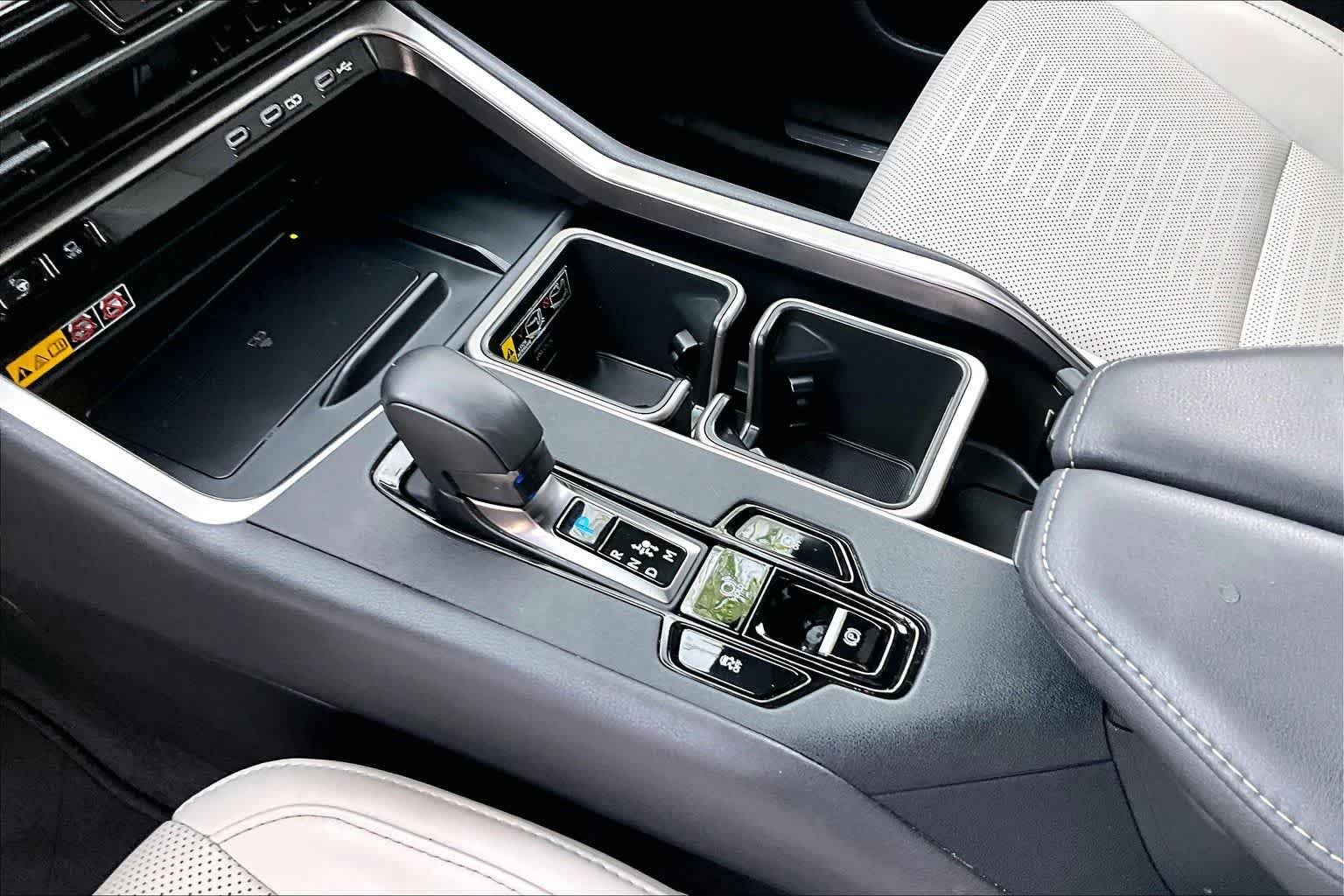 Used 2024 Wind Chill Pearl Lexus Premium image 17