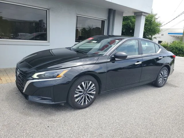 2025 Nissan Altima SV - Photo 11