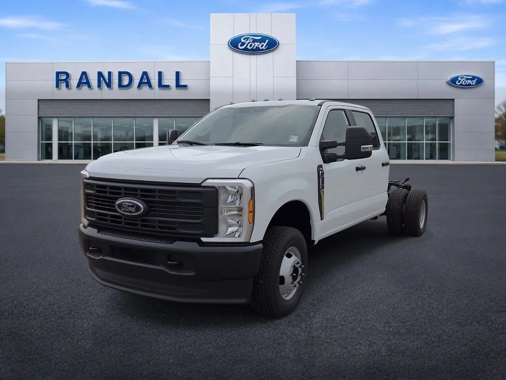 New 2026 Oxford White Ford F-350® XL image 2