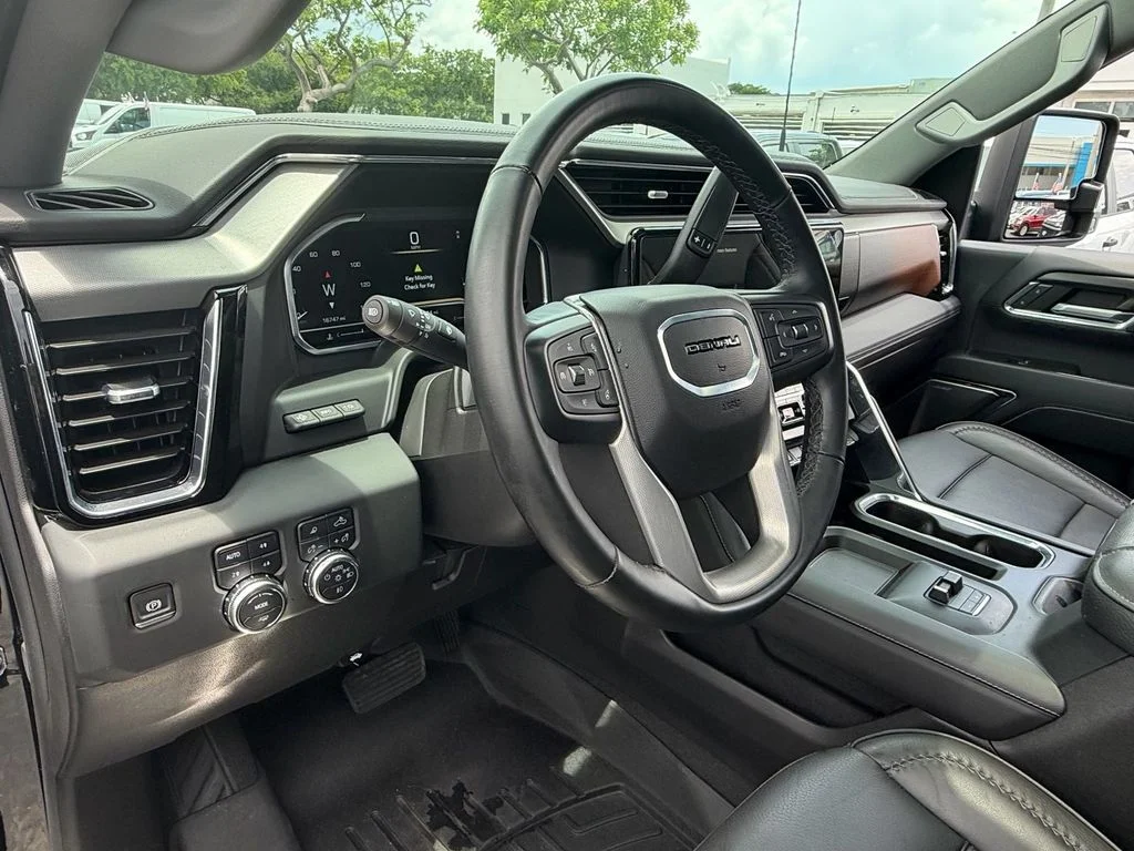 Used 2024 Onyx Black GMC Denali image 10