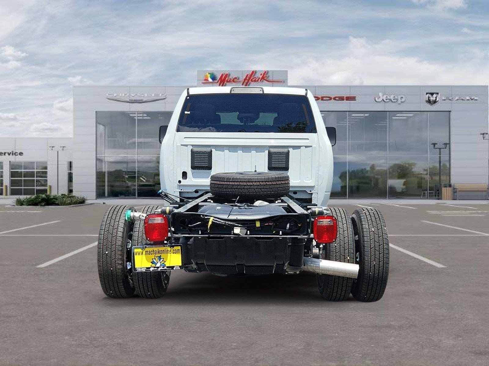 New 2026 Bright White Clear-Coat Exterior Paint RAM Tradesman image 4
