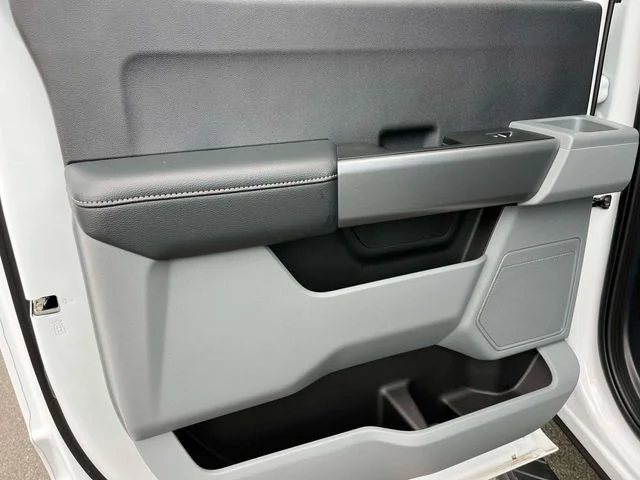 New 2026 Oxford White Ford F-350® XLT image 19