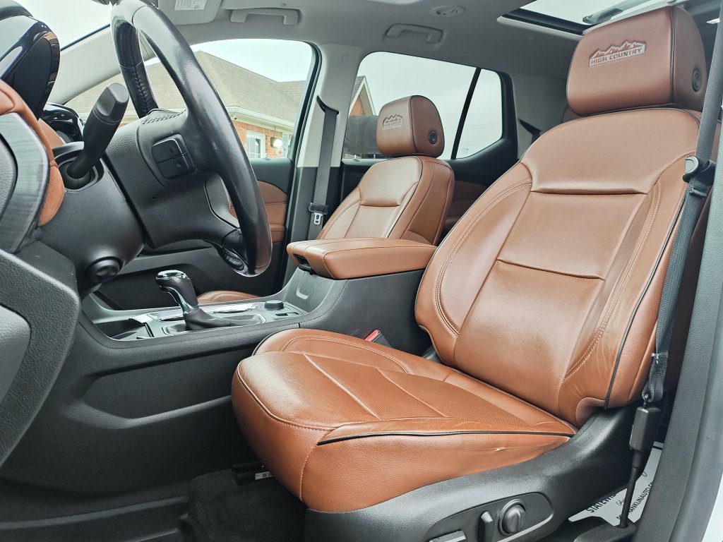 Used 2019 White Chevrolet High Country image 13