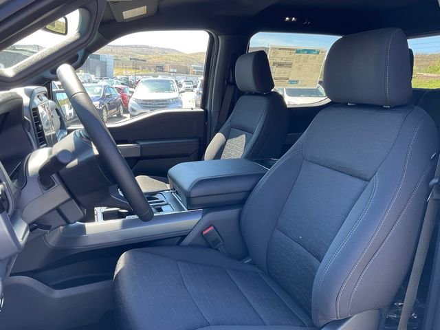 New 2026 Carbonized Gray Metallic Ford XLT image 12