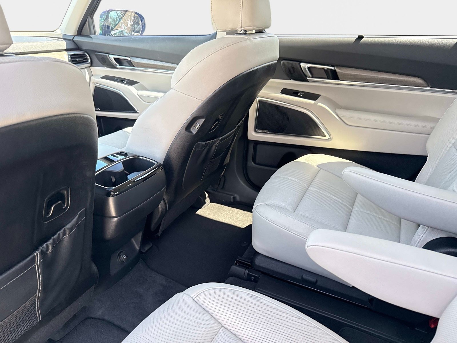 Used 2020 Dark Moss Kia SX image 14