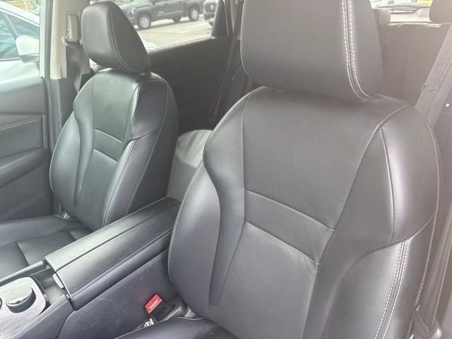 Used 2024 White Nissan SL image 7
