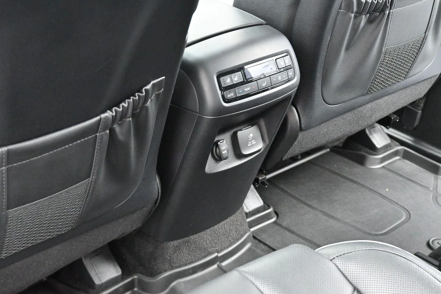 Used 2023 Hyper White Hyundai Limited image 33