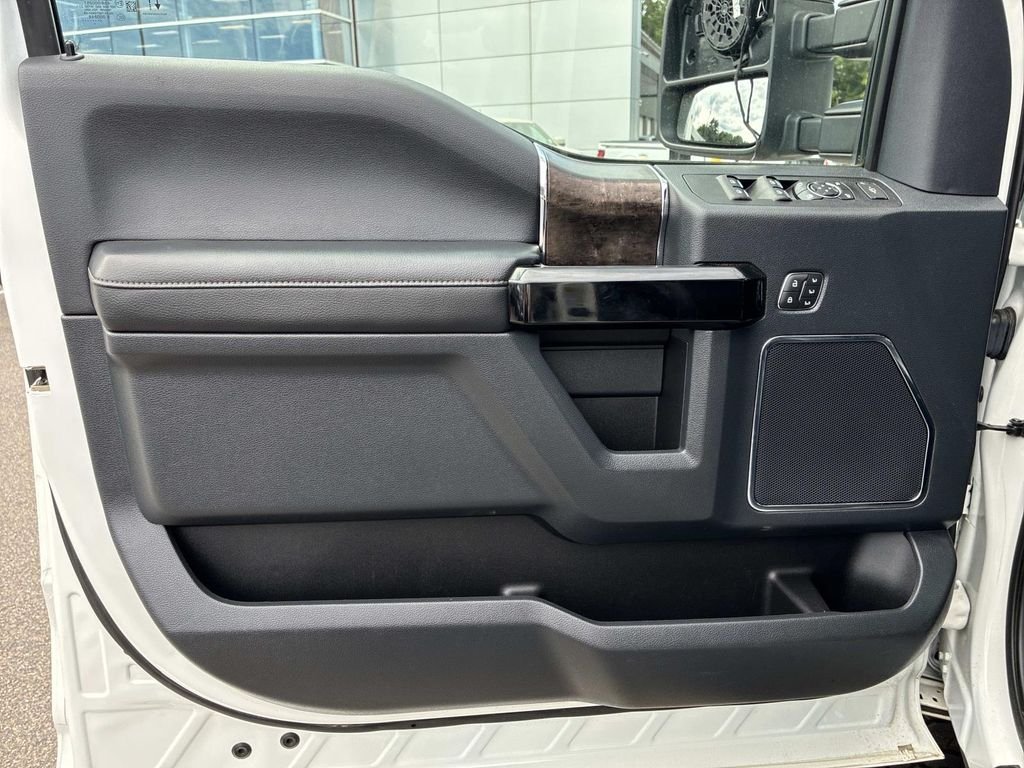 Used 2022 White Ford Lariat image 22