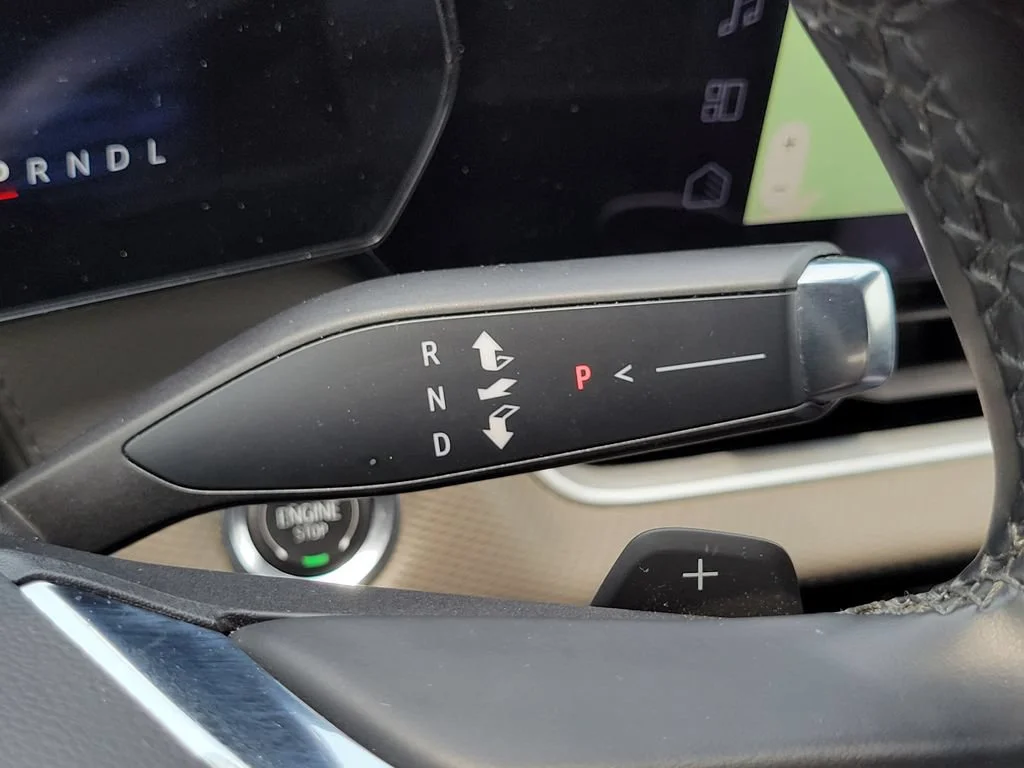 Used 2025 Summit White Chevrolet LT image 31