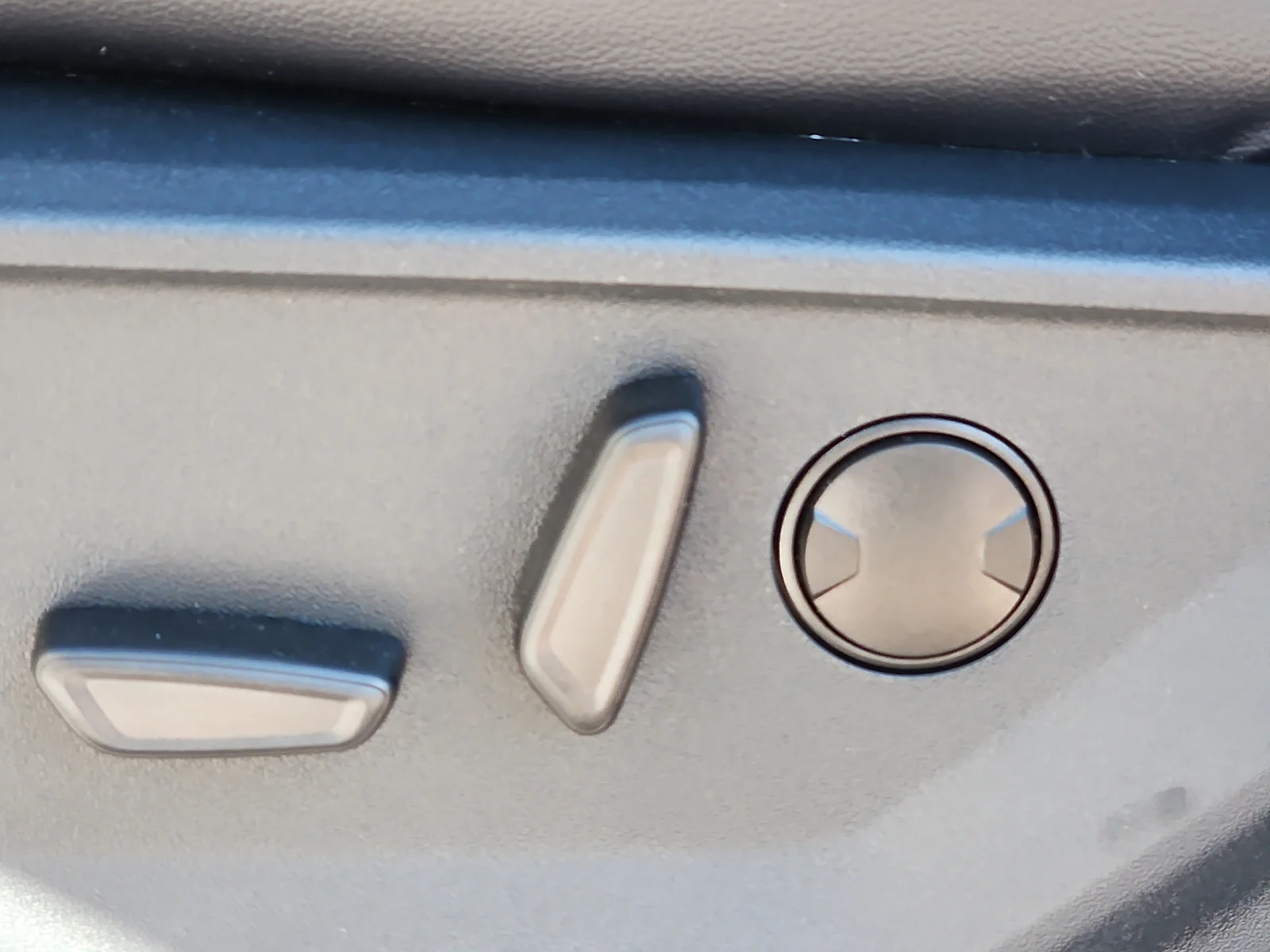 New 2026 Oxford White Ford Lariat image 16