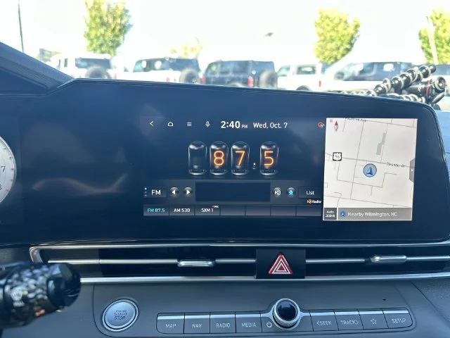 Used 2023 Black Hyundai SEL image 17