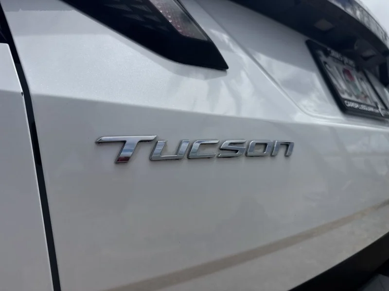 Used 2022 White Hyundai SEL image 11