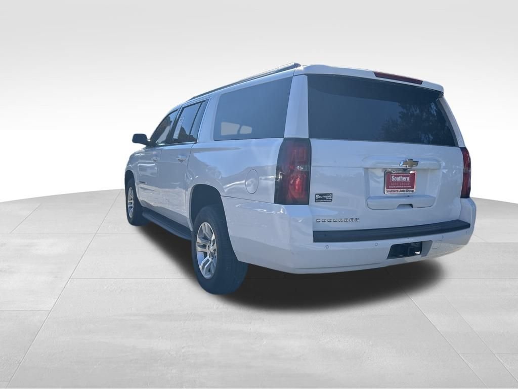 2018 Chevrolet Suburban LT photo 3