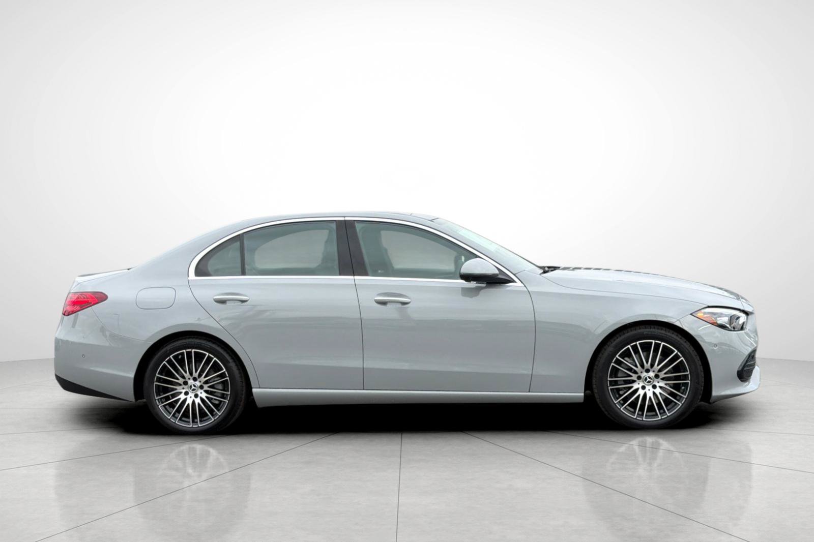 New 2026 MANUFAKTUR Alpine Grey Mercedes-Benz C 300 image 34