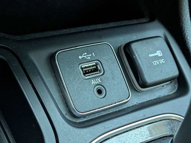 Used 2020 White Jeep Limited image 22