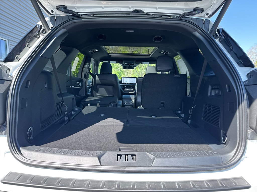 New 2026 Star White Metallic Tri-Coat Ford Tremor image 6
