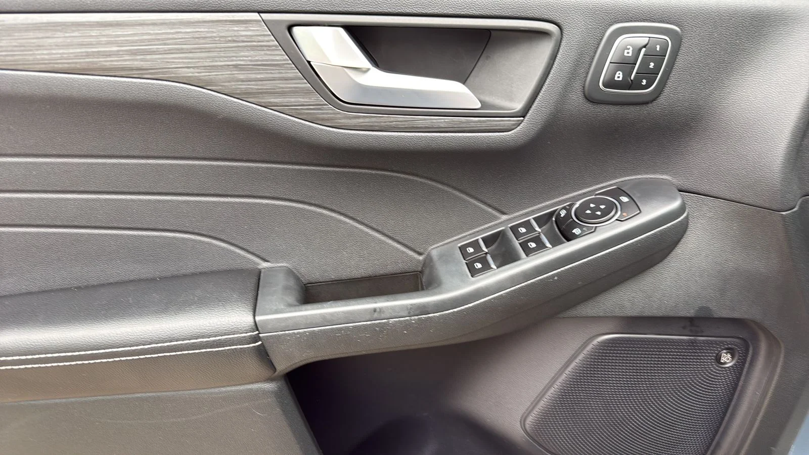 Used 2023 Blue Ford Platinum image 8