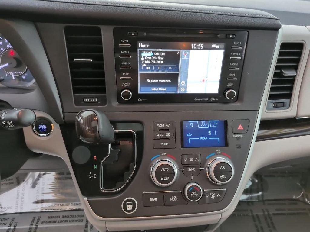 Used 2020 Gray Toyota XLE Premium image 19